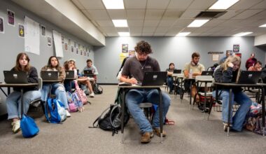 Texas community colleges showing small signs of recovery after enrollment decline, report finds