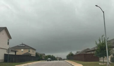 Half dollar-sized hail to slam parts of Texas in minutes. Here's for how long.