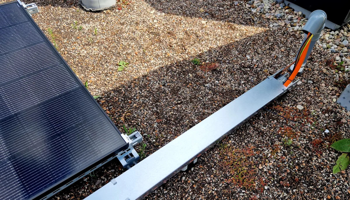Texas homeowner says solar panels left his roof leaking, and months later, he's still stuck