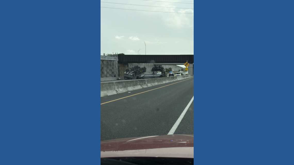 Major truck crash leaves only one lane open on I-37 southbound