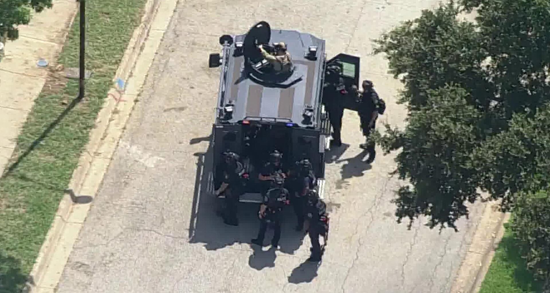 Watauga Police give the all clear after responding to barricaded man on Ridglea Drive