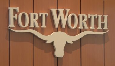 At least 150 people evacuated after gas line struck in Fort Worth, officials say