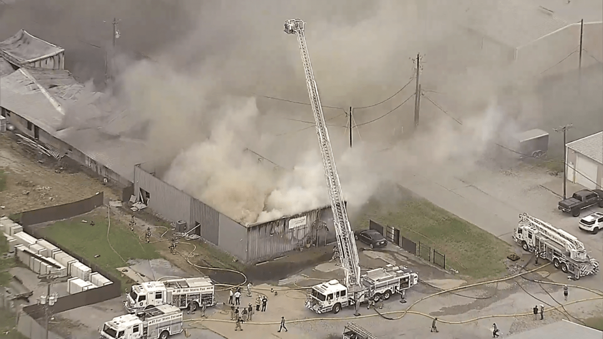 Two-alarm warehouse fire breaks out in far North Fort Worth – NBC 5 Dallas-Fort Worth