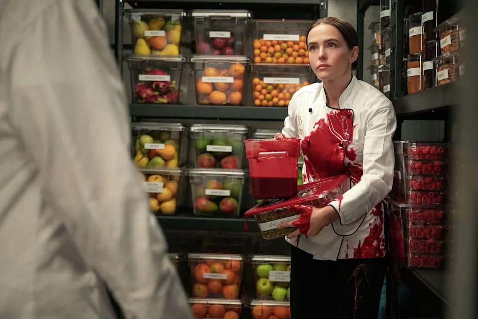Zoey Deutch as Jill in Voicemails for Isabelle. (DIYAH PERA/NETFLIX ©2026)