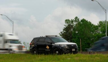 Two North Texas drivers arrested after fleeing attempted traffic stops and crashing, DPS says