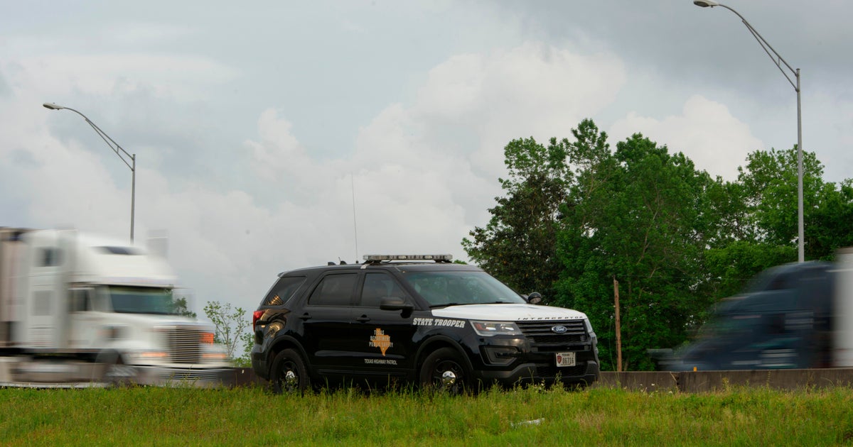 Two North Texas drivers arrested after fleeing attempted traffic stops and crashing, DPS says