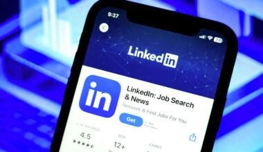 'Ghost jobs' on LinkedIn are now under investigation in Texas