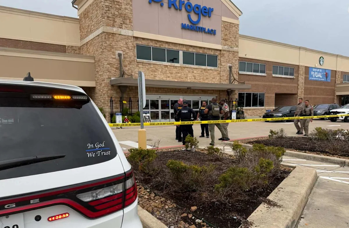 Shots fired inside Houston-area Kroger, 2 men critically injured