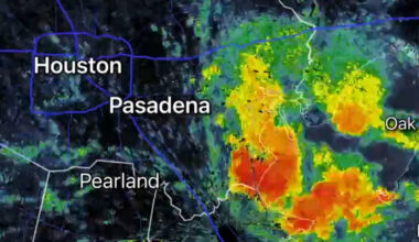 Severe storms featuring 70-mph gusts, possible hail blast Houston area