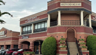 What Houston's two-story strip malls say about our city's urban fabric