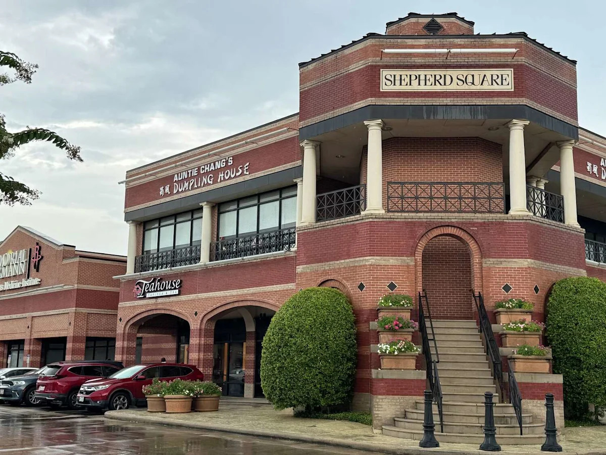 What Houston's two-story strip malls say about our city's urban fabric