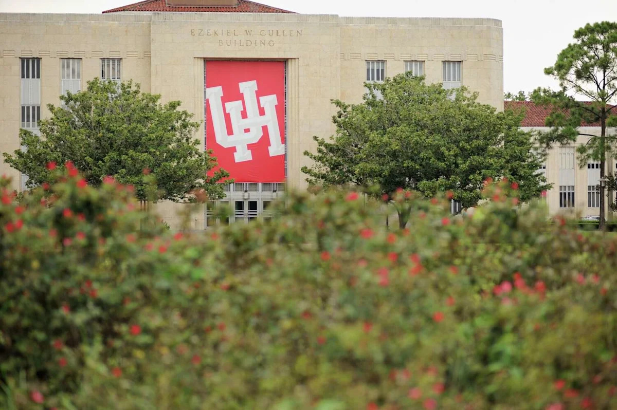 University of Houston may cut 40% of core classes to comply with Texas law