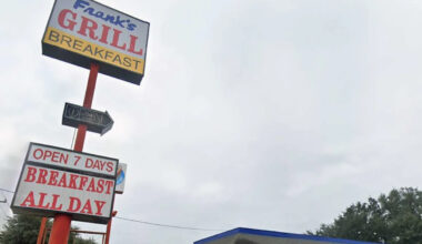 Fire devastates longtime Houston breakfast spot