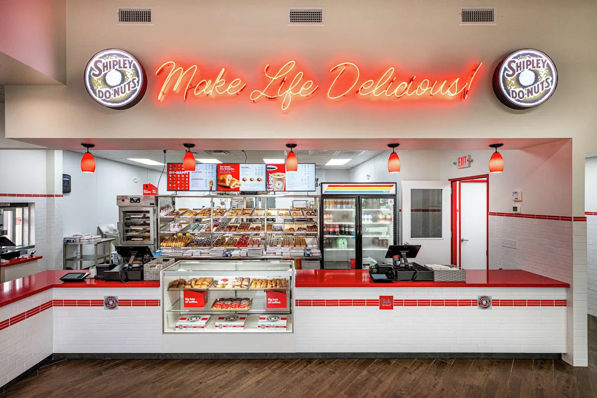 Shipley Donuts teams up with South Dallas nonprofit to open new shop