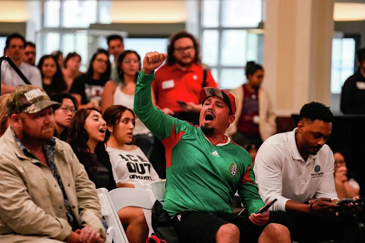 Calls grow to remove ICE from Houston one week after fatal shooting of Lorenzo Salgado Araujo