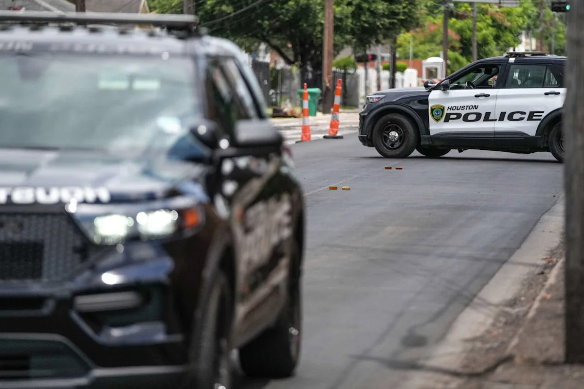 Deadly Houston shooting fuels concerns about ICE enforcement tactics and unmarked vehicles