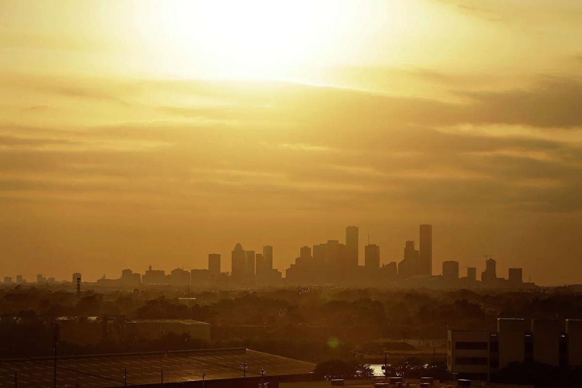 Houston's weather pattern is about to shift. Here's how hot it will get.