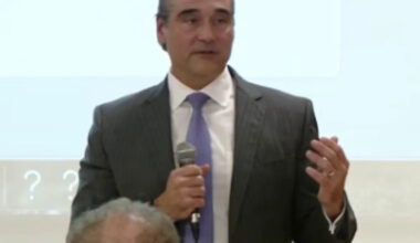 Community meeting held in Houston's East End following deadly ICE shooting