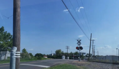 Malfunctioning railroad crossing signals in east Houston raise safety concerns