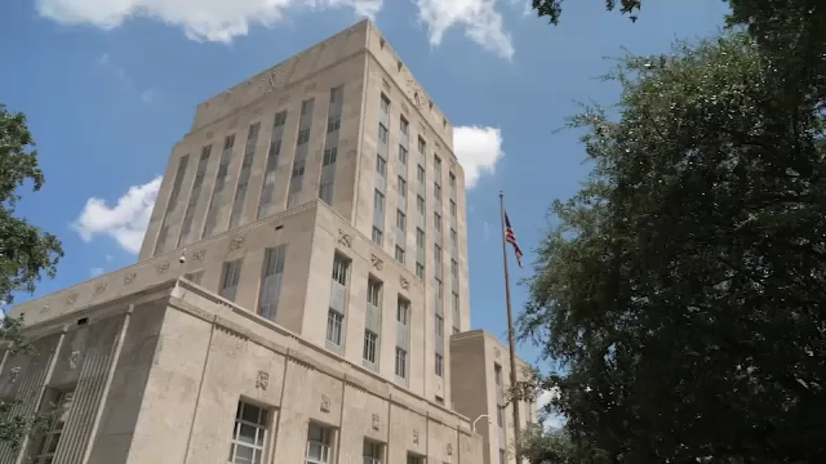 Federal judge says Houston can't consider race when awarding contracts: What does it mean?