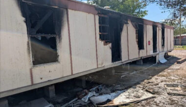 Las Cruces Fire crews extinguish mobile home fire