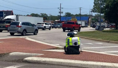 ‘R2-D2-like' robots roaming Texas city turn heads. What to know