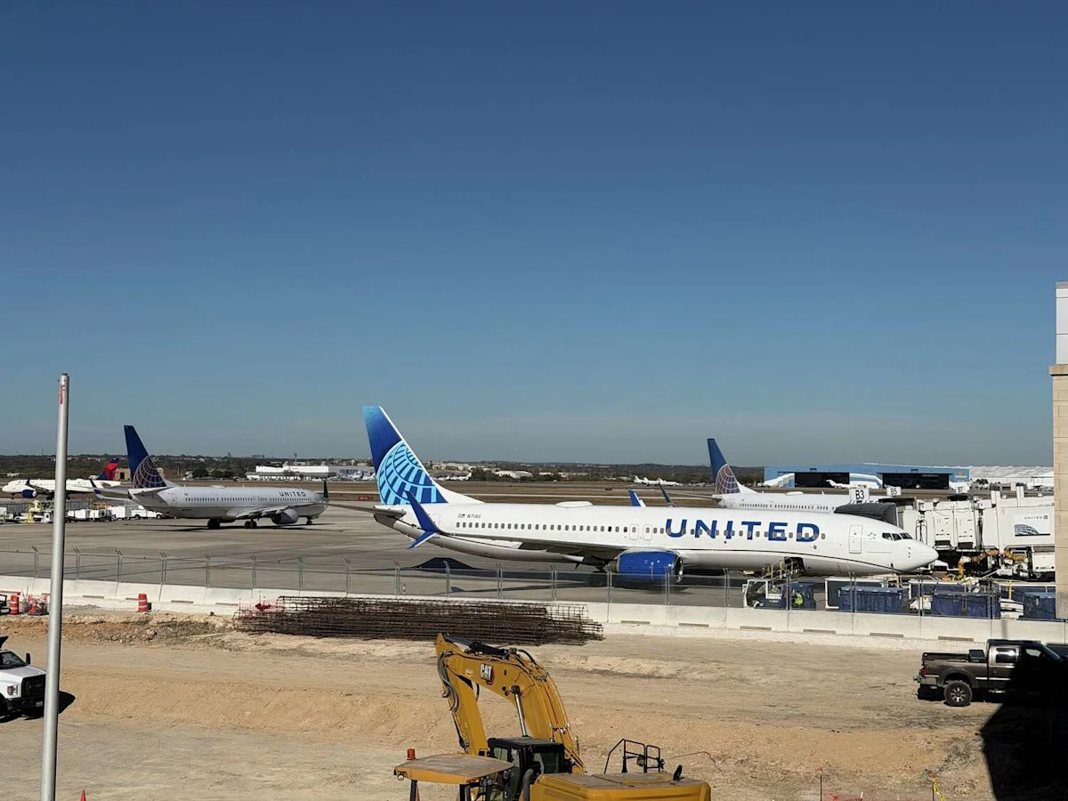 Texas airports could halt flights as strong storms barrel across the state