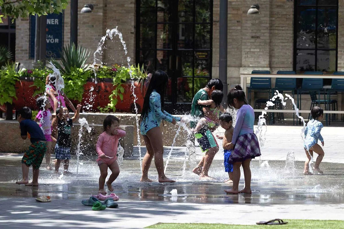 San Antonio temps hit 100 this week. Here's how to stay safe in the heat.