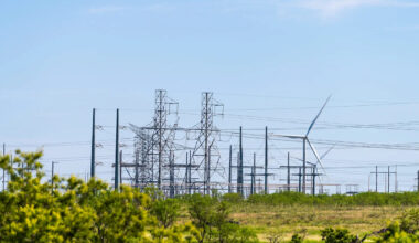 New Texas proposal could make data centers, factories, and other huge users pay more