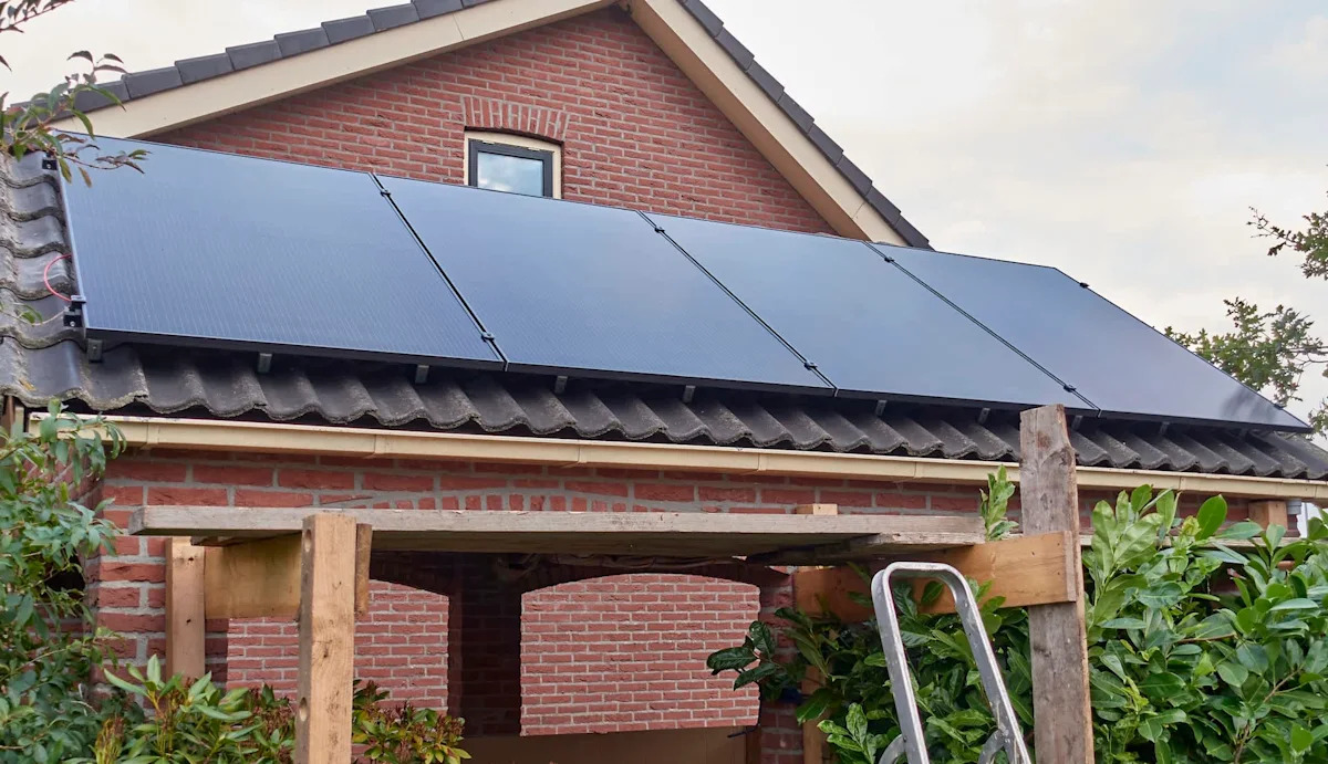 Texas woman says small-time solar company vanished after panels failed, but the bills keep coming