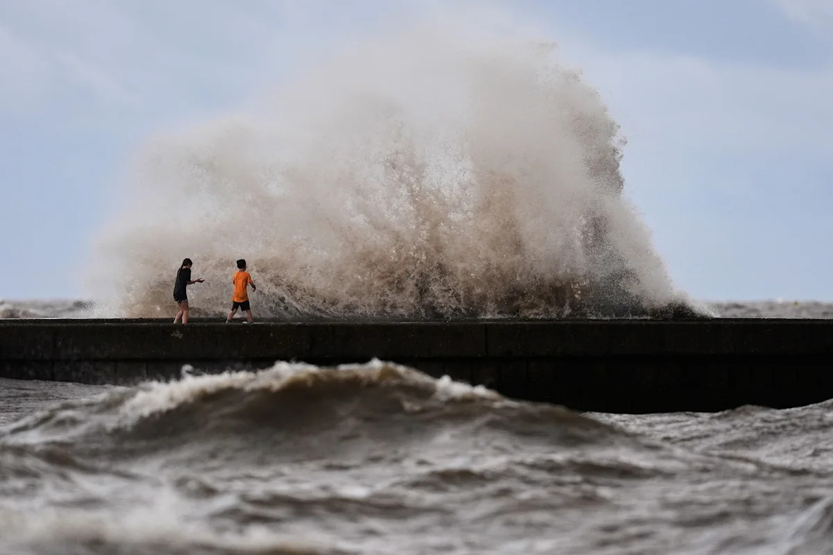 Tropical Storm Bertha heads toward Texas after making landfall in Louisiana