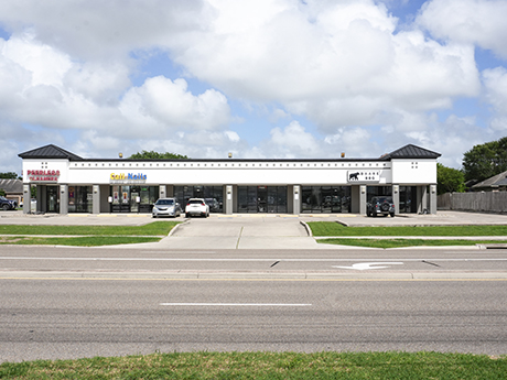 Cravey Real Estate Negotiates Sale of 8,750-Square-Foot Retail Center in Corpus Christi, Texas