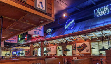 Some Redditors Don't Like How Texas Roadhouse Asks For Tips