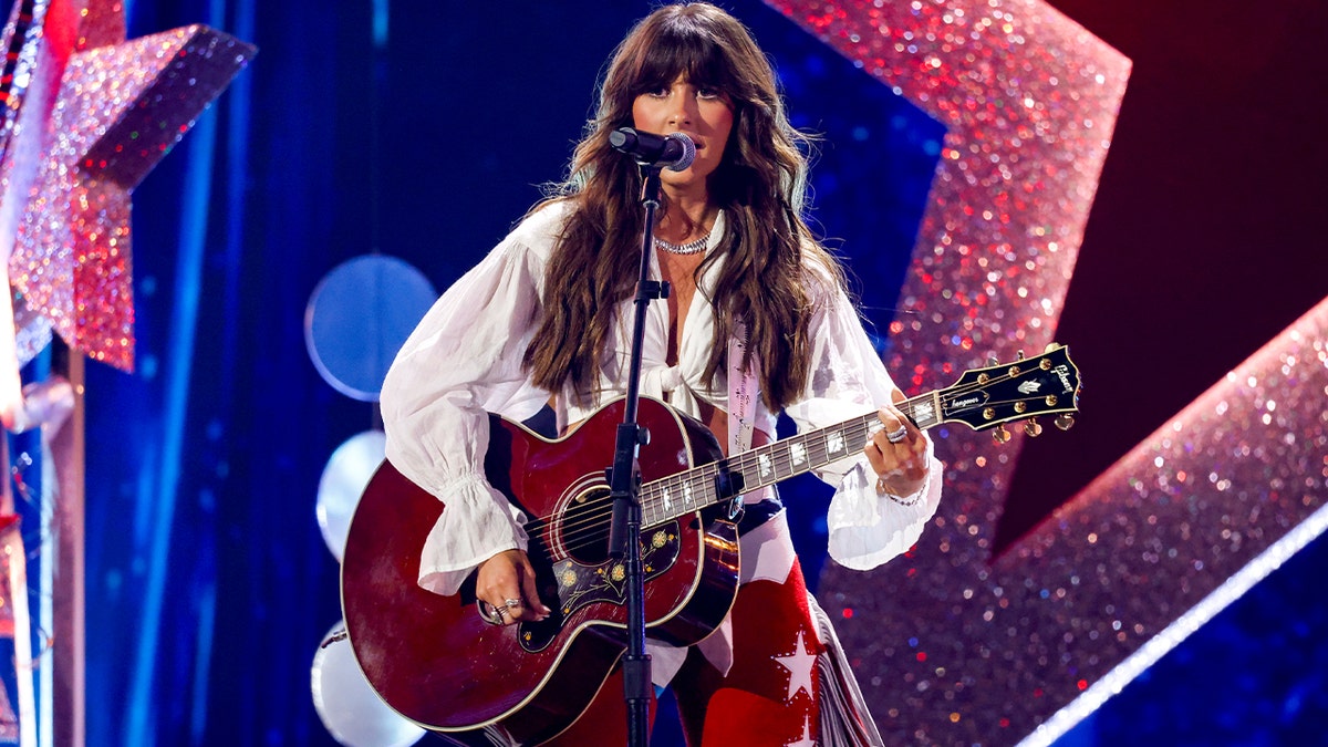 Ella Langley guitar