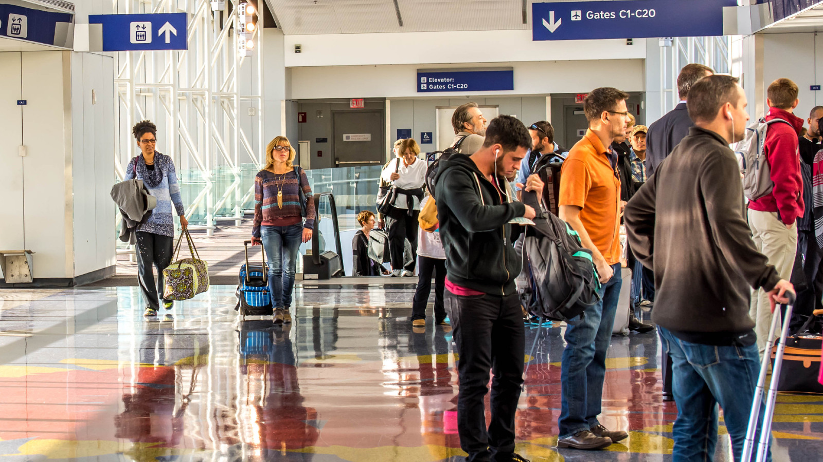 Dallas-Fort Worth Airport Police Arrest Doctor For "Accidental" Theft In Viral Video