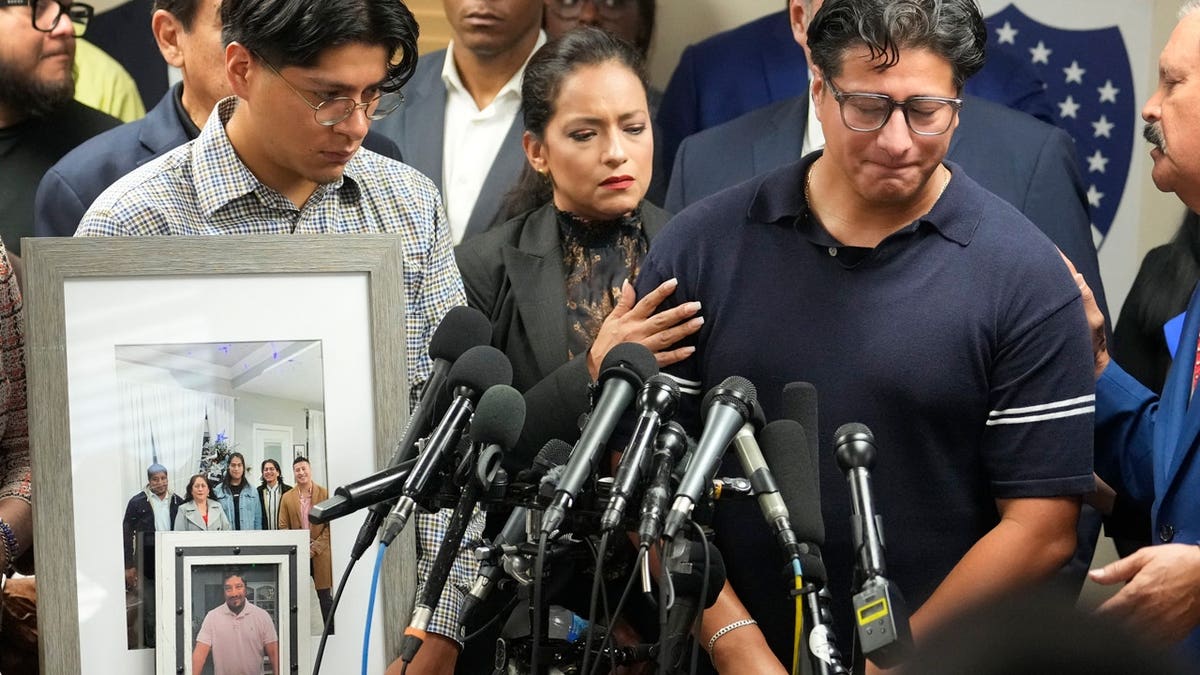 Lorenzo Salgado Jr., left, and Ronaldo Salgado, right,