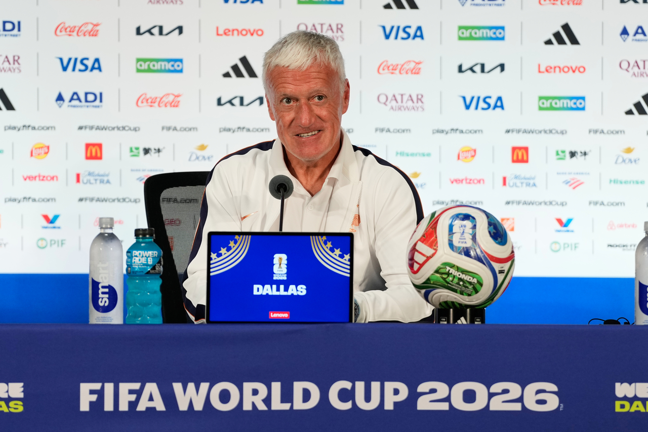 France head coach Didier Deschamps responds to a question during a news conference in Arlington, Texas, Monday.   (AP-Yonhap)