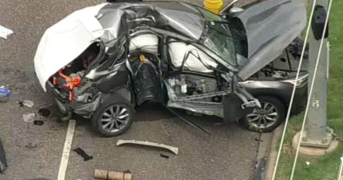 Plano crash kills 27‑year‑old passenger after SUV strikes light pole, police say