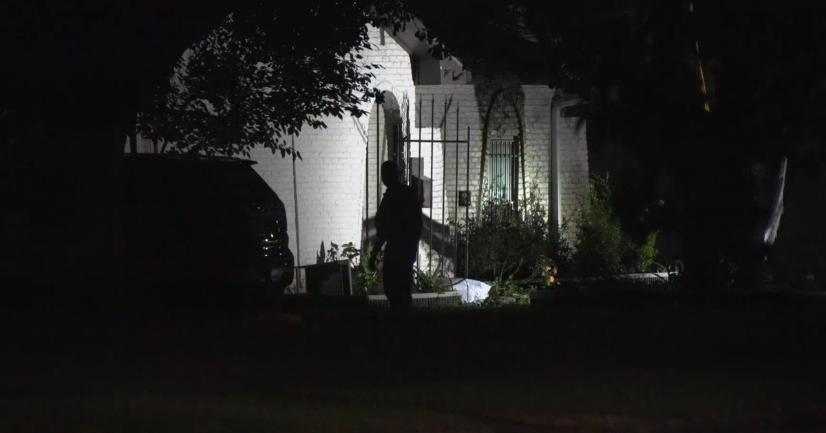 Houston SWAT: Suspect arrested after cutting brother's throat with knife near Sharpstown