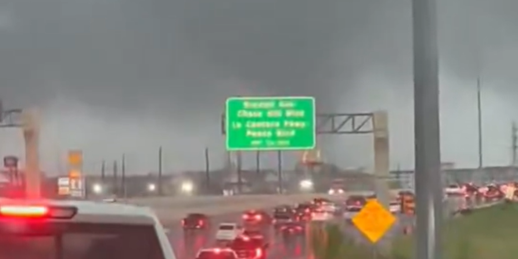 VIDEO: Apparent radar-confirmed tornado swirls debris near Interstate 10 in San Antonio