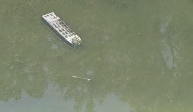 2 dead following apparent kayaking accident in East Fort Worth pond, fire officials say