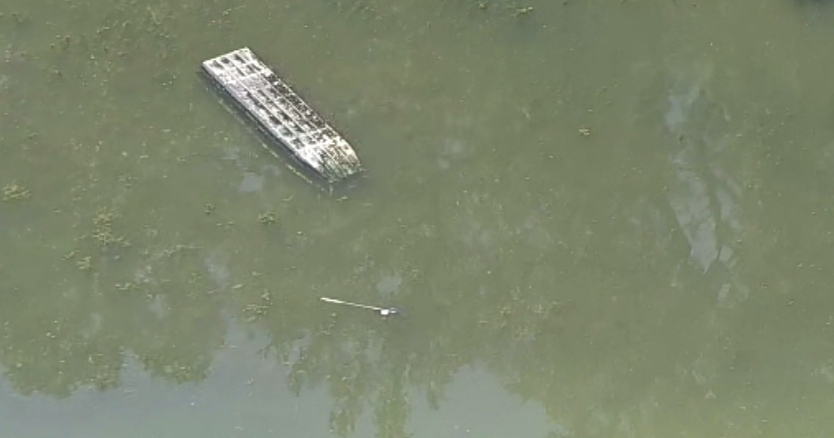 2 dead following apparent kayaking accident in East Fort Worth pond, fire officials say
