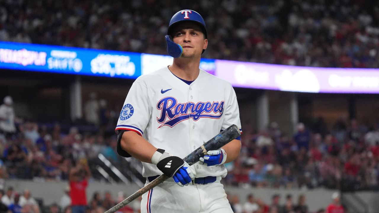 Rangers' Corey Seager takes live BP for first time since suffering back injury