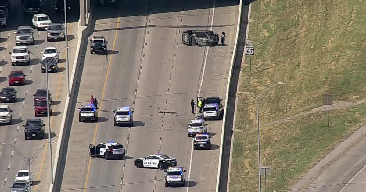 Dallas police officer injured during traffic stop on Hwy. 67