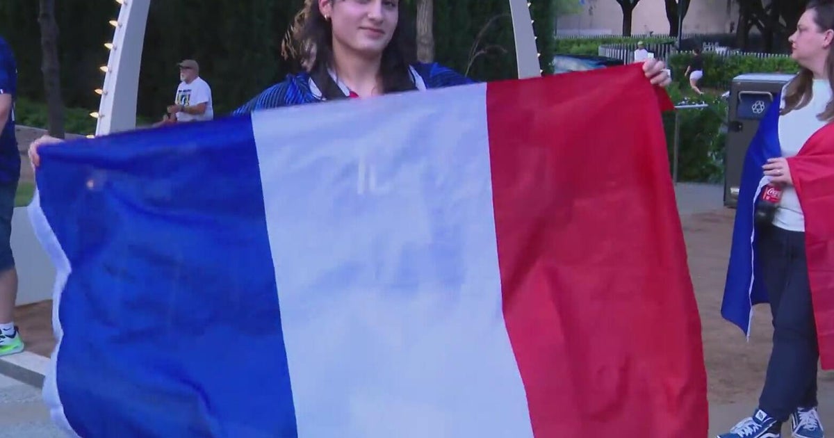 France fans rally in Dallas ahead of Spain vs. France FIFA World Cup semifinal