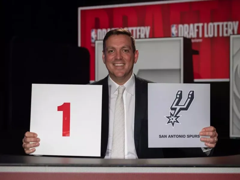 San Antonio Spurs owner reportedly spends millions buying land on Hawaiian Island