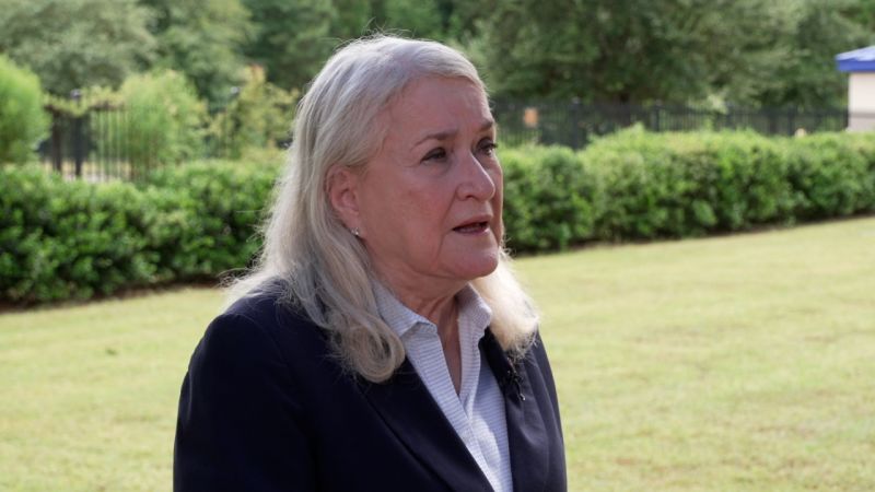 ‘It just hurts’: Texas lawmaker speaks out after meeting with detained men who witnessed deadly ICE shooting