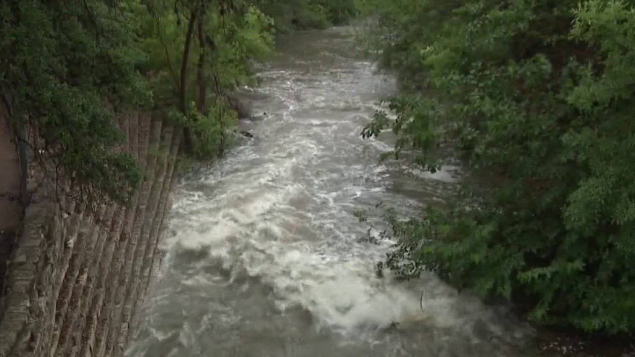 Warning over driving risks during flooding threat