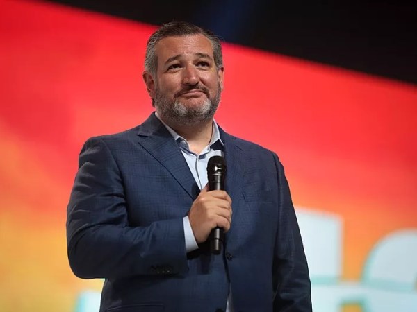 Federal Election Commission clears Ted Cruz in complaint over controversial podcast deal
