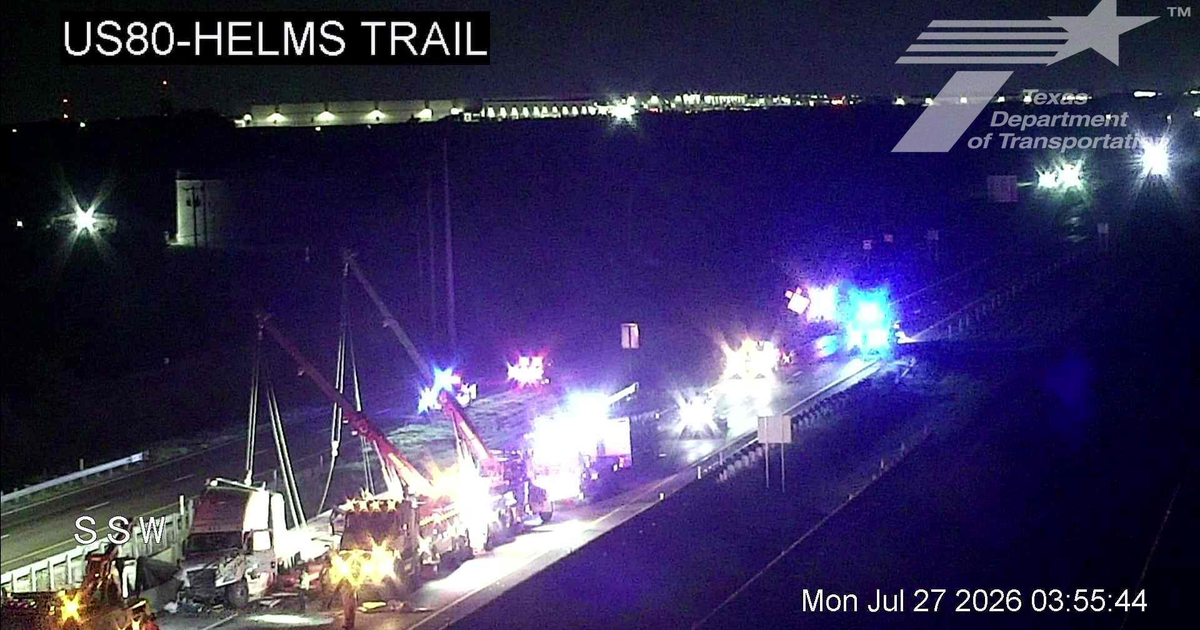 18-wheeler slams into car, killing woman and 2 children along North Texas highway, officials say